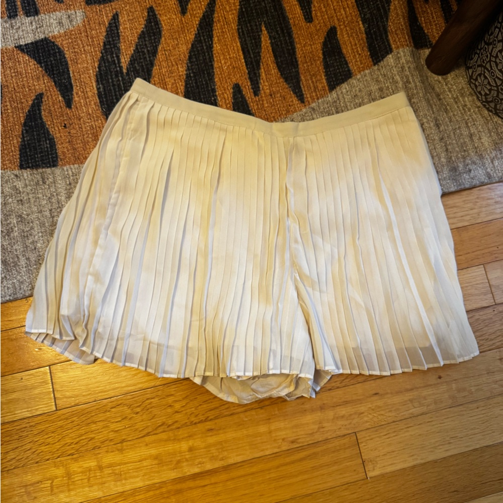 Lulu's Cream Pleated Women Shorts